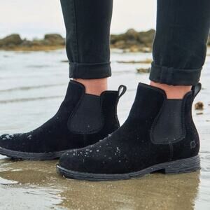 Born Cove Black Suede Waterproof Boots – Sz 8.5M